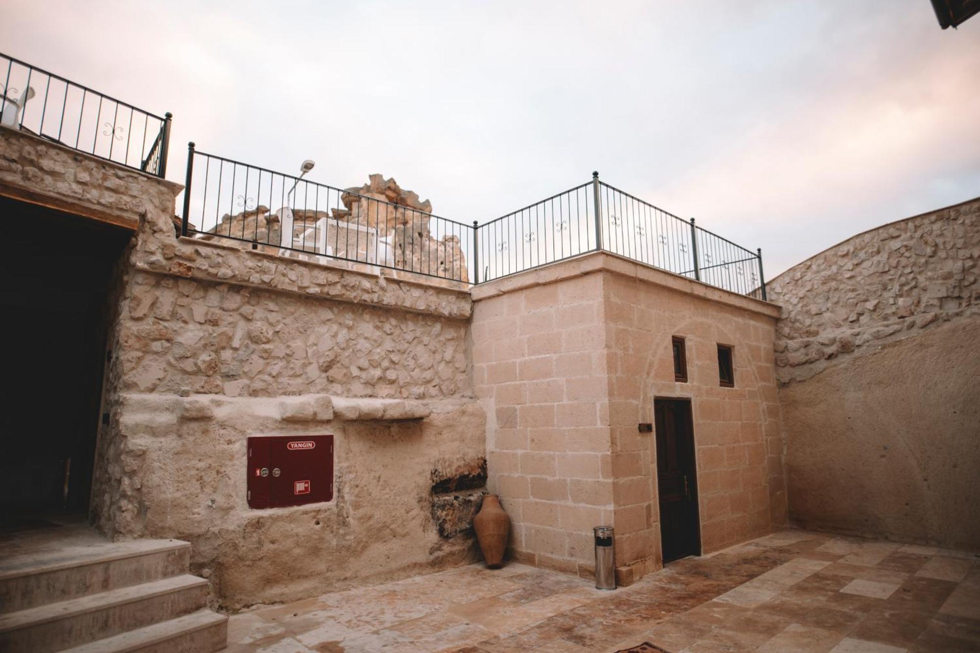 Daphne Cave Hotel Аванос Экстерьер фото